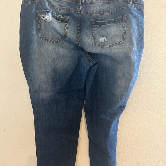 Cato 24W Cropped Jeans - Picture 7 of 7